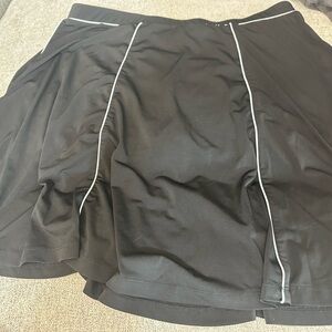 Avenue Black skort